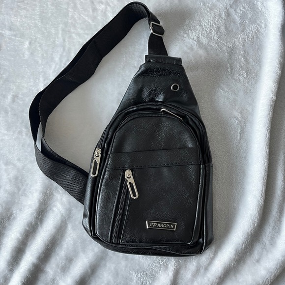 Jingpin Other - NEW Men's Jingpin Black Faux Leather Sling Crossbody Bag NIP